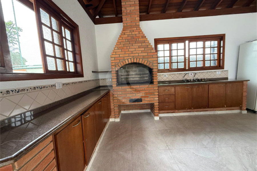 Casa à venda ou para alugar com 3 quartos, sendo 1 suíte, no condomínio Da Serra, São Paulo - SP