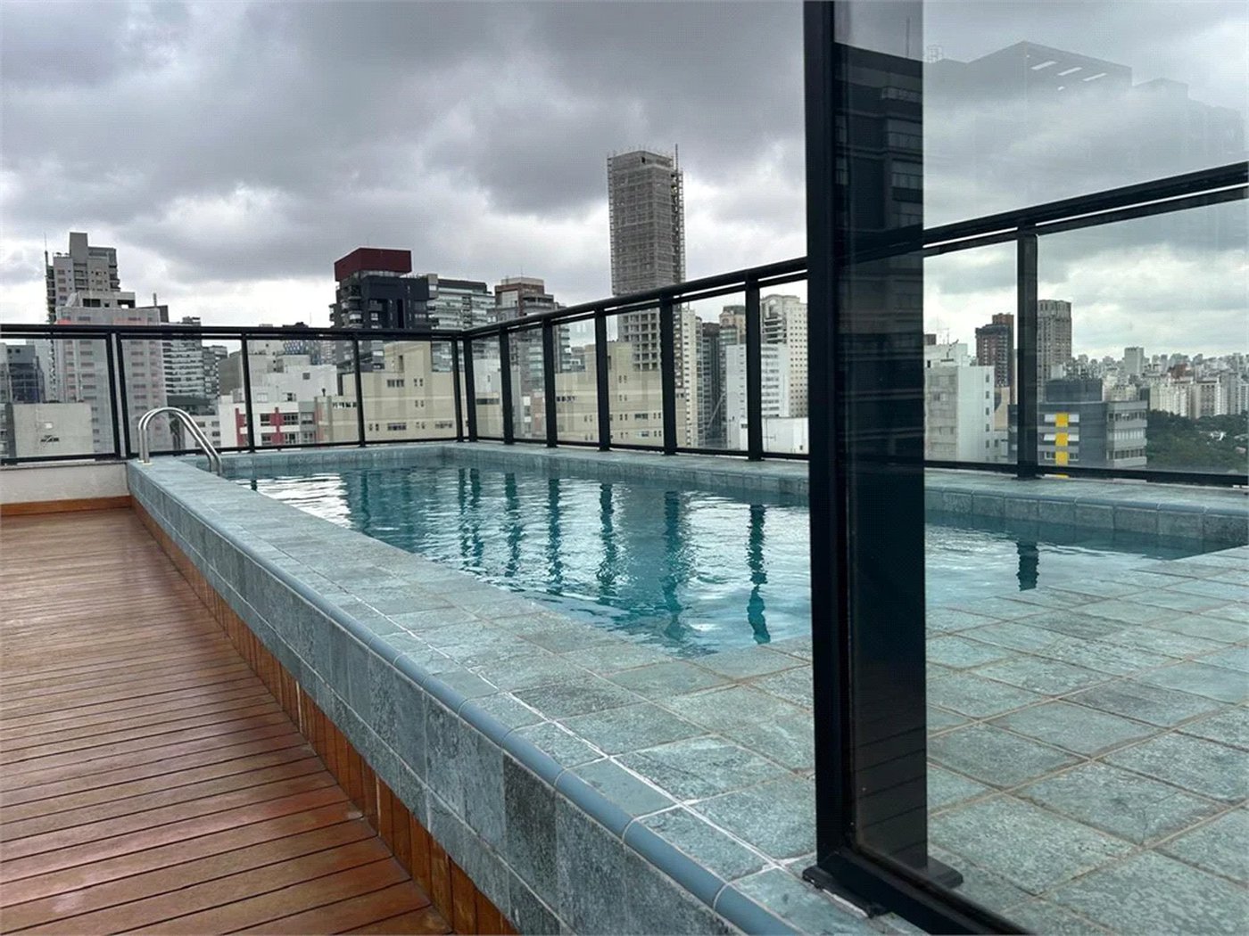 Apartamento à venda com 2 suítes em Cerqueira César, São Paulo, SP