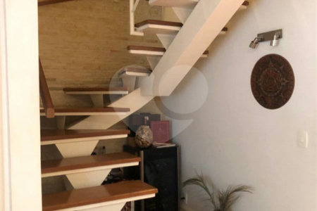 Casa à venda com 4 quartos, sendo 2 suítes, no condomínio Sunríse, São Paulo - SP