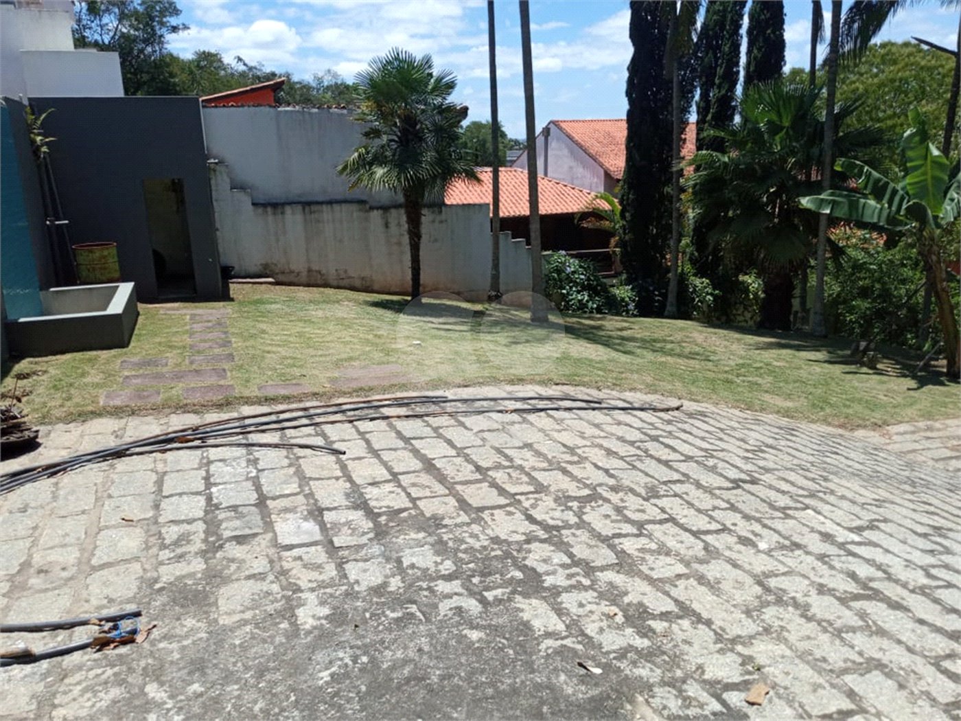 Casa à venda com 2 quartos, sendo 3 suítes,  no condomínio Aruã, Mogi das Cruzes - SP