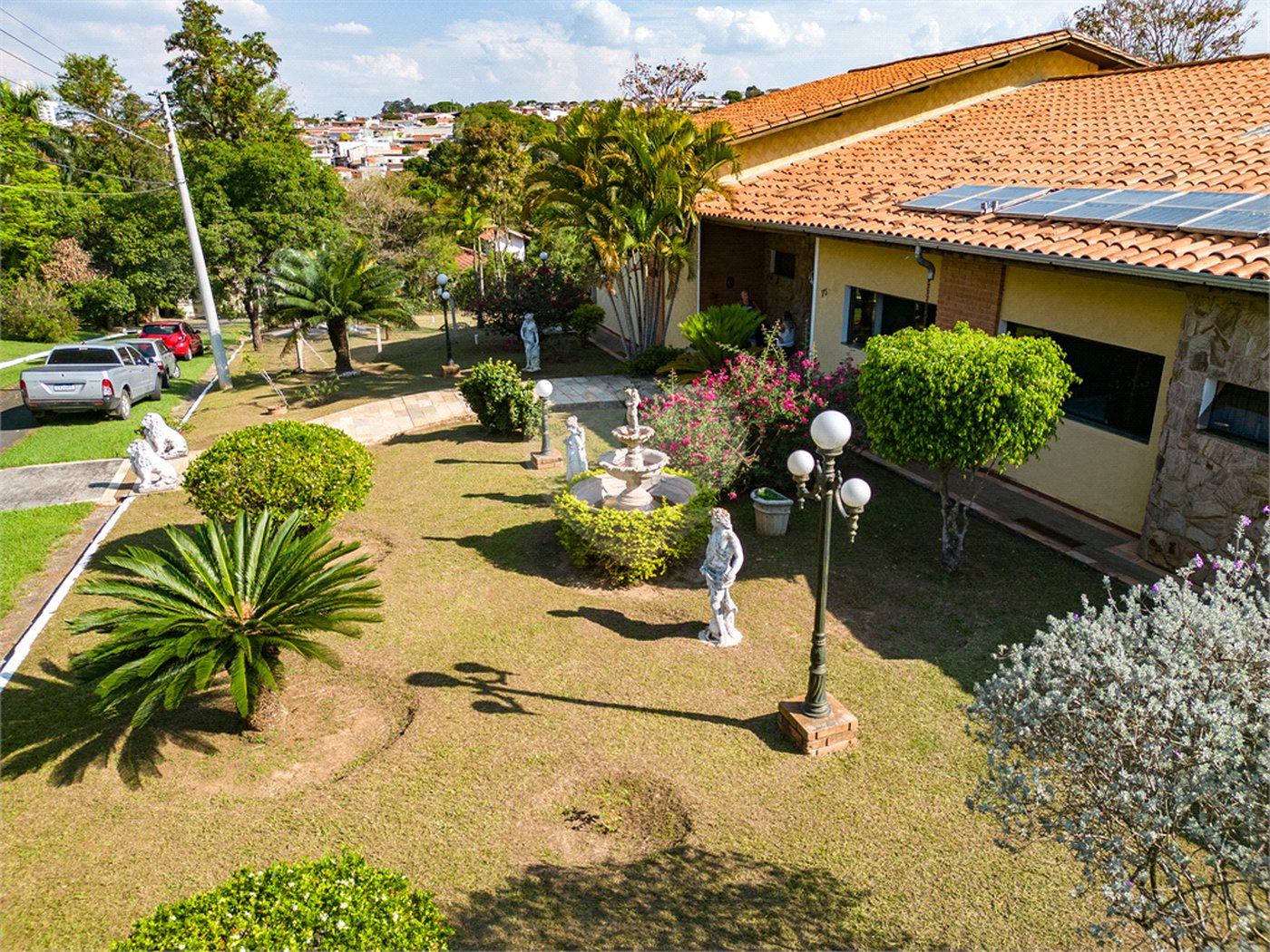 Casa à venda ou para alugar com 8 suítes no condomínio Piccolo Paese, Salto - SP