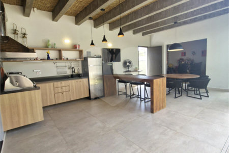 Casa à venda com 5 quartos, sendo 3 suítes, no condomínio Residencial Terras de Vinhedo, Vinhedo - SP