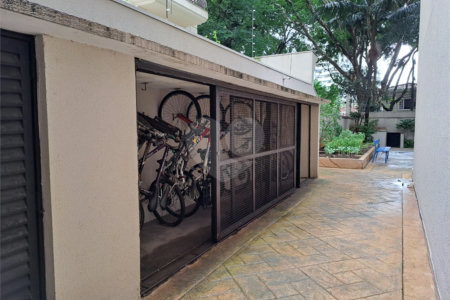 Apartamento à venda com 2 quartos, sendo 1 suíte, em Campo Belo, São Paulo, SP