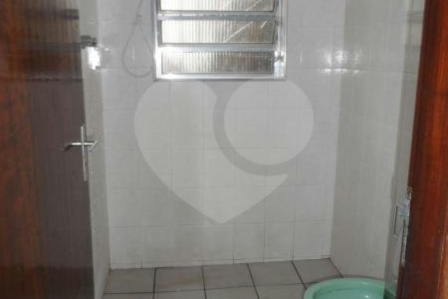 Casa Térrea à venda com 3 quartos, sendo 1 suíte,  em Parque Peruche, São Paulo, SP