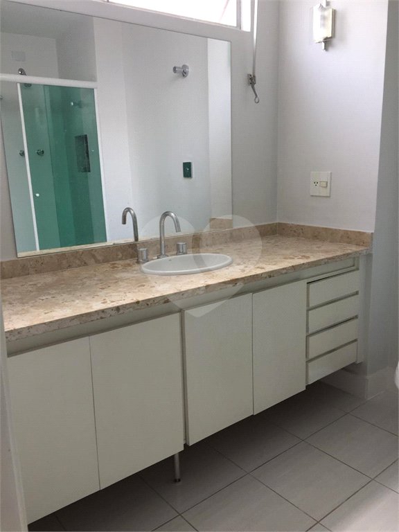 Apartamento à venda com 3 quartos, sendo 1 suíte, em Itaim Bibi, São Paulo, SP
