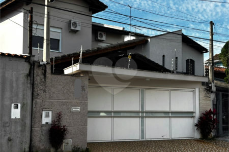 Casa à venda com 4 quartos, sendo 3 suítes,  em Vila Oliveira, Mogi das Cruzes, SP