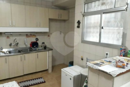 Sobrado à venda com 4 quartos em Brooklin Paulista, São Paulo, SP
