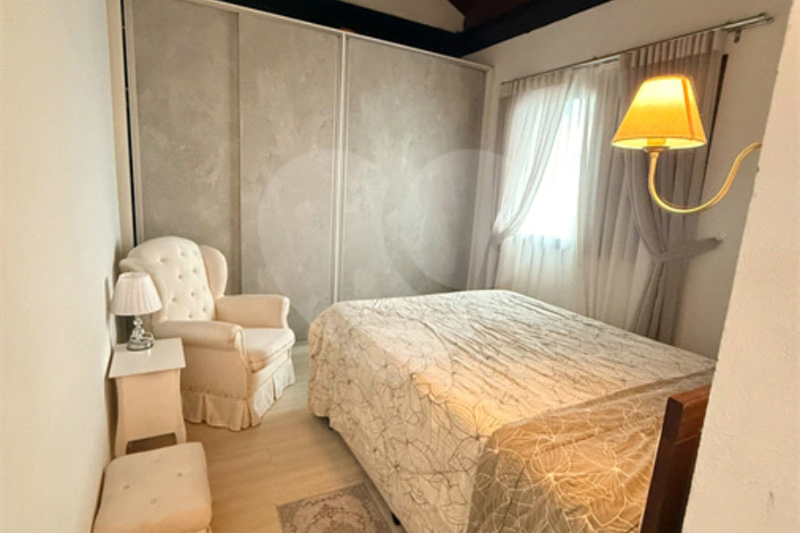 Casa à venda com 4 quartos, sendo 1 suíte,  no condomínio Alpes da Cantareira, Mairiporã - SP