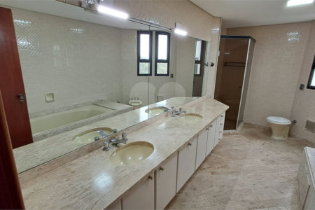 Apartamento para alugar com 4 quartos, sendo 3 suítes, em Santo Amaro, São Paulo, SP