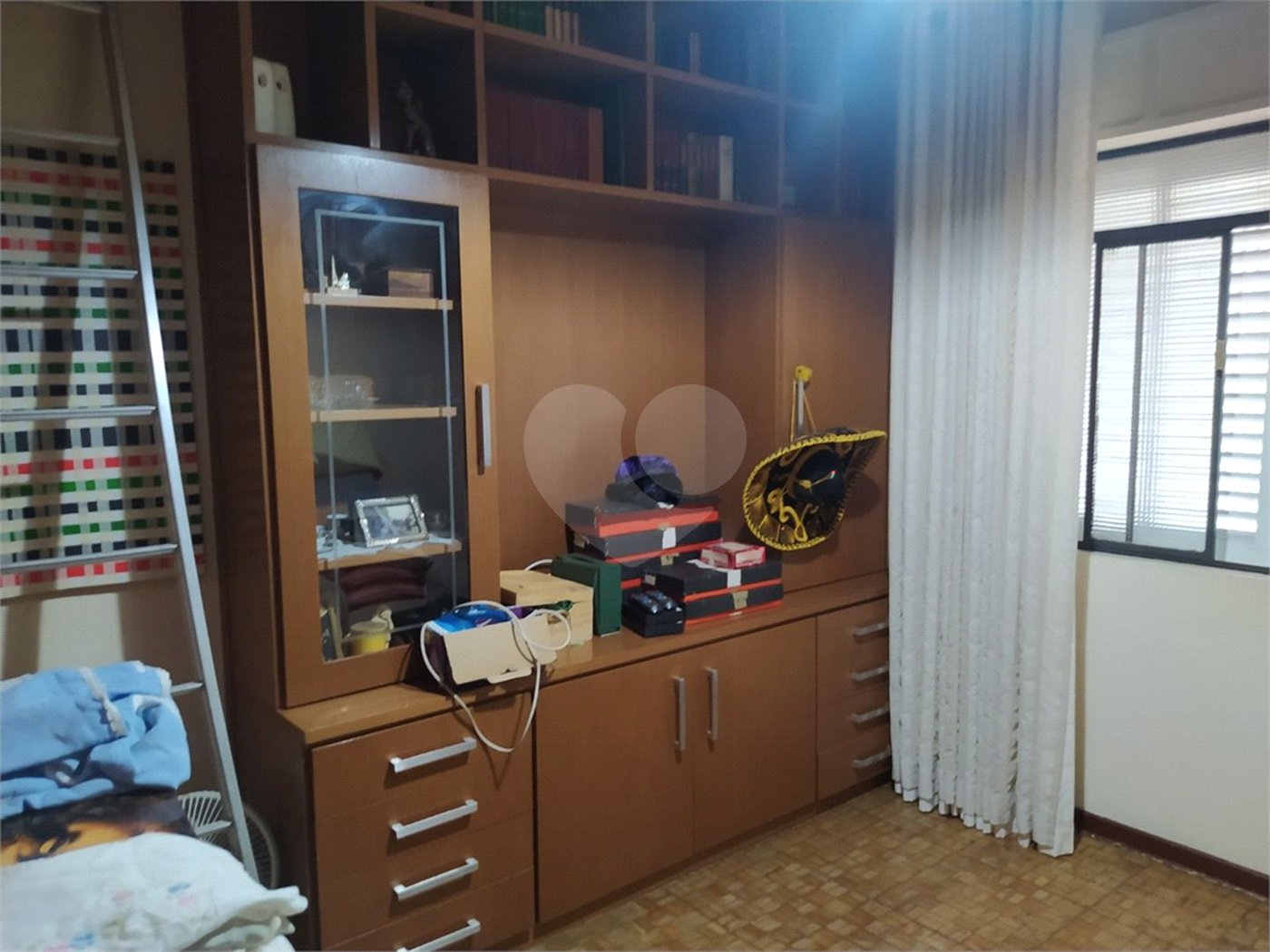 Casa à venda ou para alugar com 6 quartos, sendo 1 suíte, em Vila Junqueira, São Roque, SP