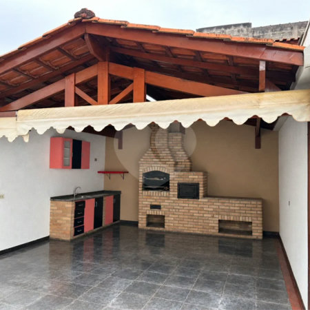 Sobrado à venda ou para alugar com 3 suítes em Vila Sônia, São Paulo, SP
