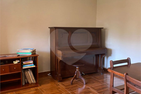 Casa à venda com 3 quartos, sendo 1 suíte, em Santo Amaro, São Paulo, SP