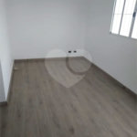 Sobrado à venda com 3 quartos em Jardim Estela Mari, Cotia, SP