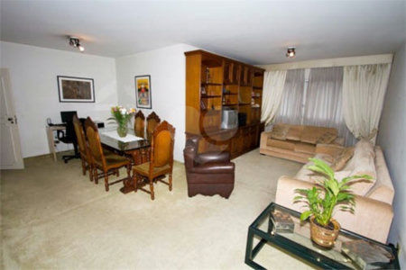 Apartamento à venda com 3 quartos, sendo 1 suíte, em Alto da Boa Vista, São Paulo, SP