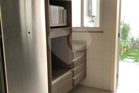 Casa à venda com 9 quartos, sendo 8 suítes, no condomínio Village Elisabete, Rio de Janeiro - RJ
