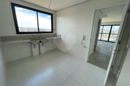 Apartamento à venda com 3 suítes em Água Branca, São Paulo, SP