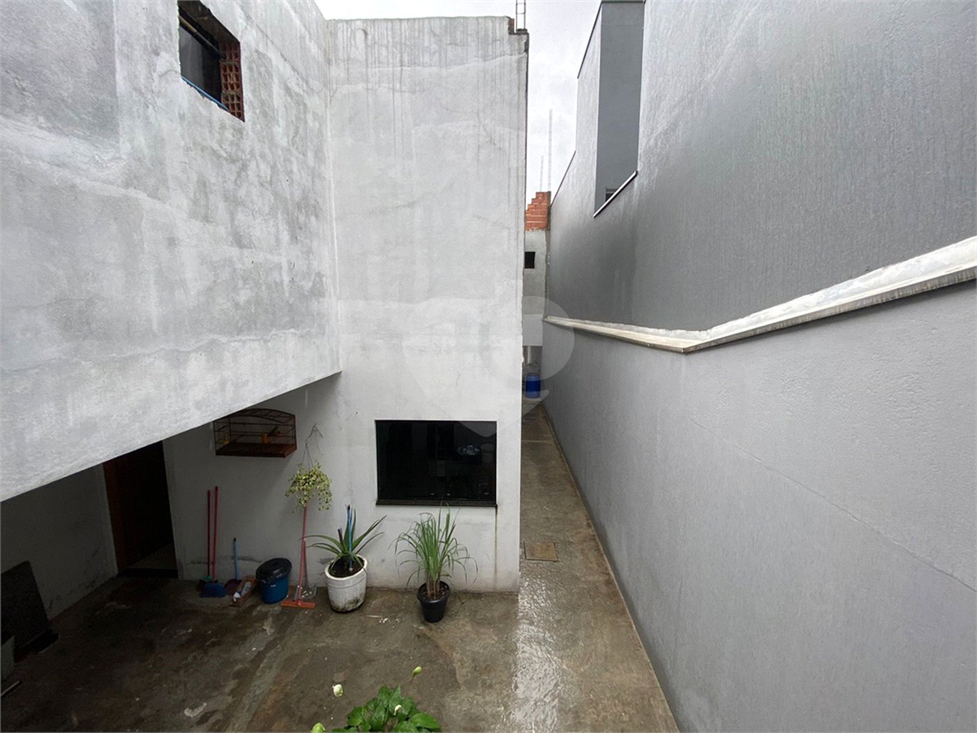 Sobrado à venda com 3 quartos, sendo 1 suíte, em Jardim Quaresmeira II, Suzano, SP