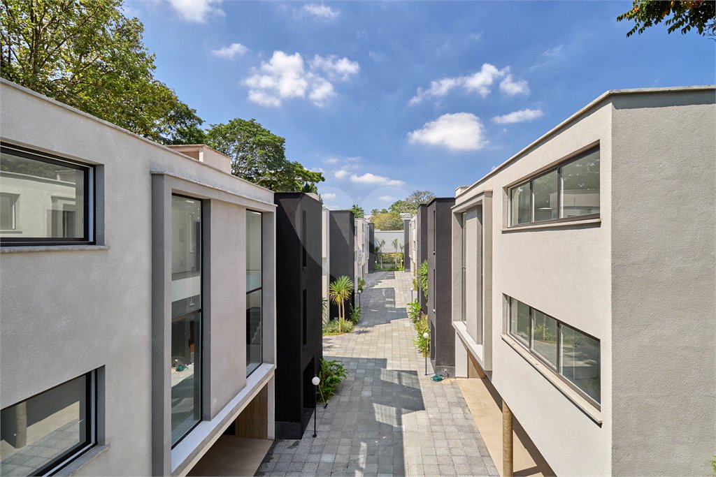 Casa à venda com 4 suítes no condomínio Liló, São Paulo - SP