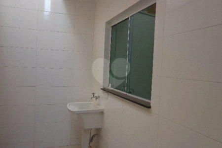 Sobrado à venda com 3 quartos, sendo 1 suíte, em Vila Vitório Mazzei, São Paulo, SP