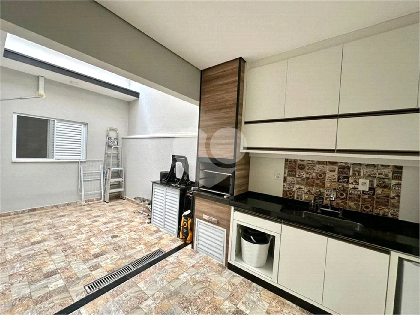 Casa à venda ou para alugar com 3 quartos, sendo 1 suíte,  no condomínio Vila Rica, Indaiatuba - SP