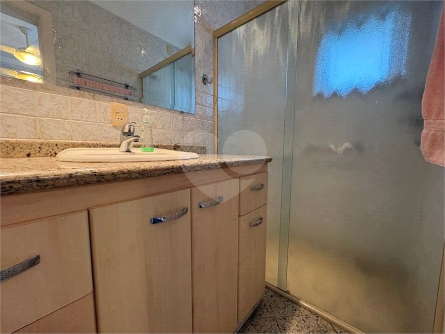 Casa à venda com 5 quartos, sendo 3 suítes, no condomínio Granja Olga III, Sorocaba - SP