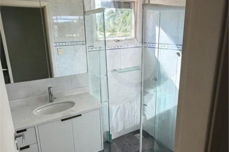 Casa à venda com 4 quartos, sendo 2 suítes, no condomínio Milennium, Valinhos - SP