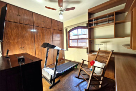 Casa à venda com 4 quartos, sendo 1 suíte, em Alto da Boa Vista, São Paulo, SP