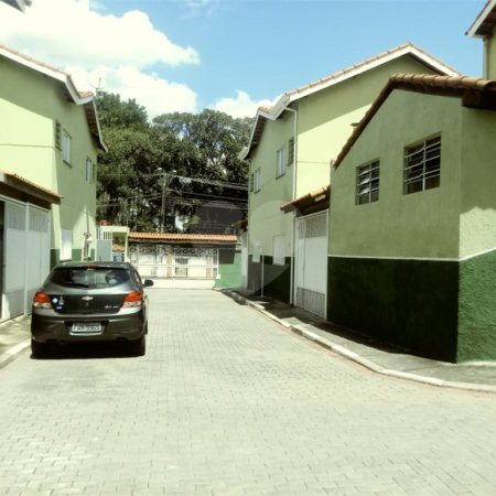 Casa à venda com 2 quartos, sendo 1 suíte, no condomínio Jardim Débora, Poá - SP