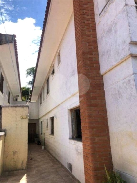 Sobrado à venda com 4 quartos, sendo 3 suítes, em Vila Irmãos Arnoni, São Paulo, SP