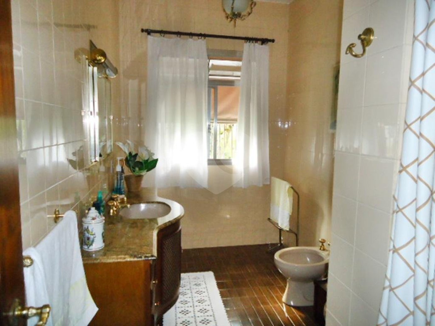 Casa Térrea à venda com 4 quartos, sendo 1 suíte,  em Jardim Peri, São Paulo, SP