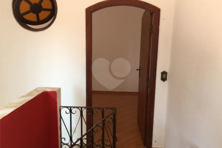 Sobrado à venda com 4 quartos, sendo 1 suíte,  em Santo Amaro, São Paulo, SP
