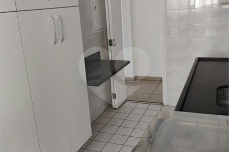 Vende-se apartamento na Vila Mascote