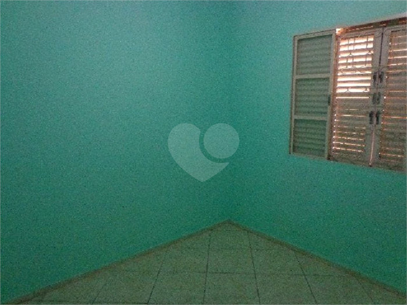 Casa Térrea com 2 dormitórios.