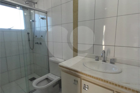 Casa à venda com 4 quartos, sendo 3 suítes, no condomínio Residencial Terras de Vinhedo, Vinhedo - SP