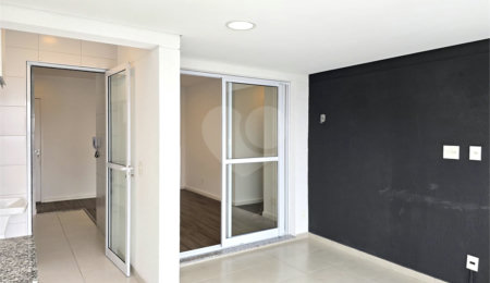 Apartamento à venda ou para alugar com 2 quartos, sendo 1 suíte,  em Campo Belo, São Paulo, SP