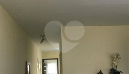 Sobrado à venda com 4 quartos, sendo 2 suítes, em Parada Inglesa, São Paulo, SP