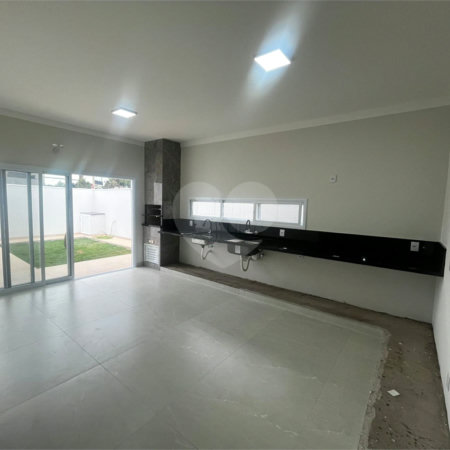 Casa à venda com 3 suítes em Vila Popular, Itapetininga, SP