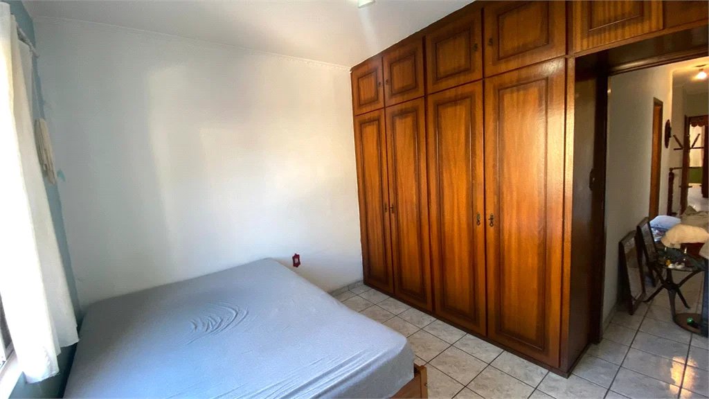 Sobrado à venda com 3 quartos em Parque Independência, São Paulo, SP