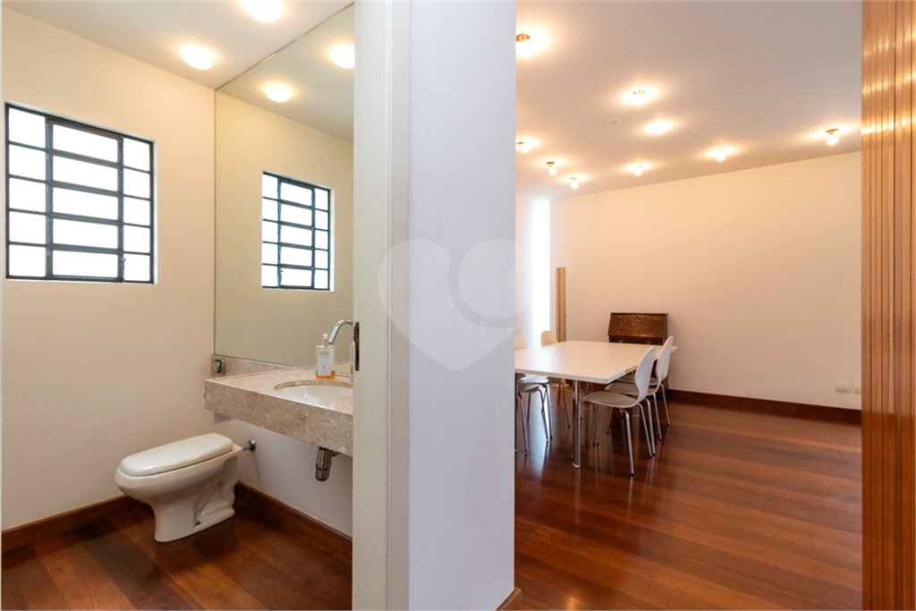 Casa à venda com 4 quartos, sendo 1 suíte, em Jardim Novo Mundo, São Paulo, SP