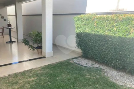 Casa à venda com 3 suítes no condomínio Terras do Cancioneiro, Paulínia - SP