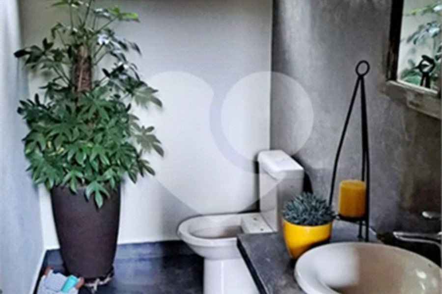 Casa à venda com 8 quartos, sendo 4 suítes, em Roseira, Mairiporã, SP