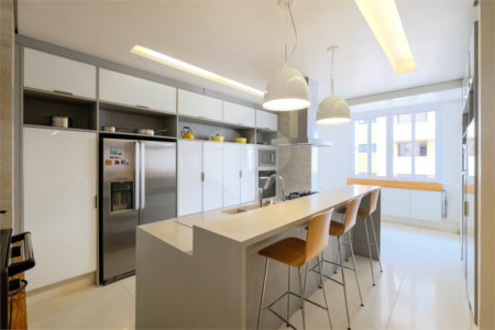 Apartamento à venda com 4 quartos, sendo 1 suíte, em Cerqueira César, São Paulo, SP