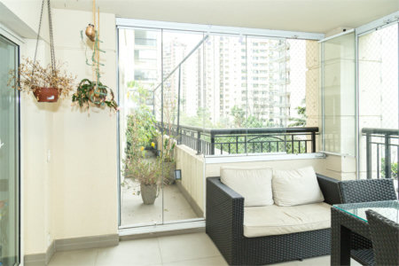 Apartamento à venda com 4 quartos, sendo 2 suítes, em Moema, São Paulo, SP