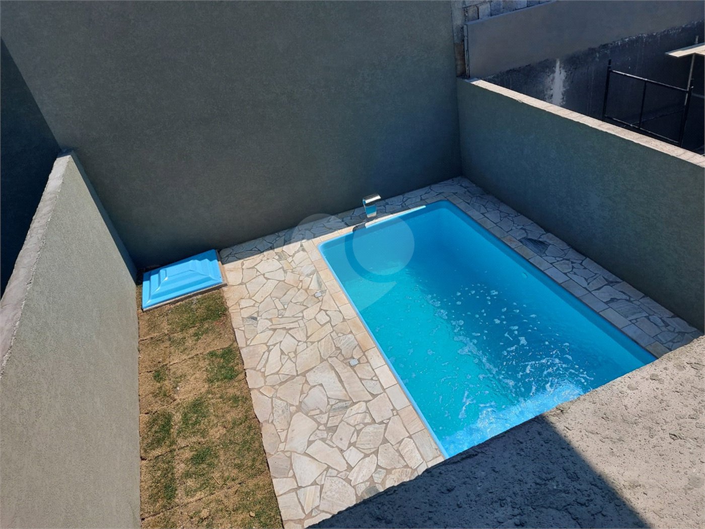 Sobrado à venda ou para alugar com 3 quartos, sendo 1 suíte, em Jardim do Lago, Atibaia, SP