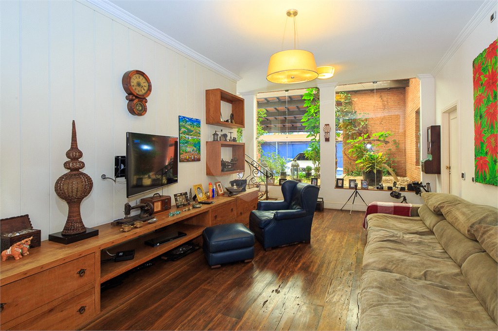 Casa Térrea à venda com 4 quartos, sendo 2 suítes, em Jardim Petrópolis, São Paulo, SP