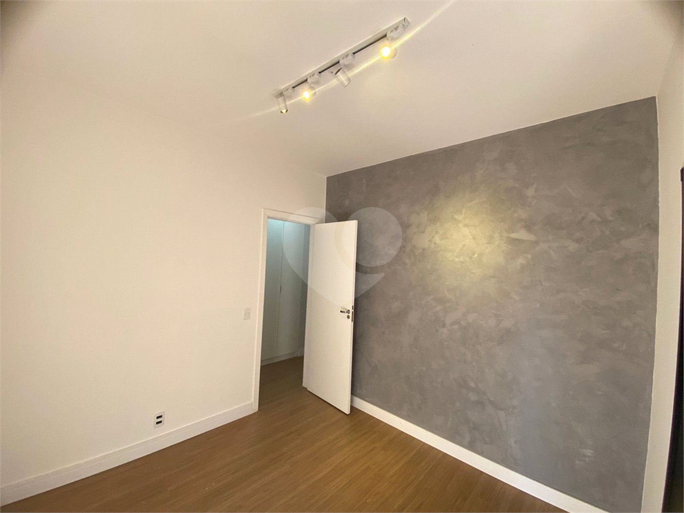 Apartamento à venda com 3 quartos, sendo 1 suíte, em Vista Alegre, Vinhedo, SP