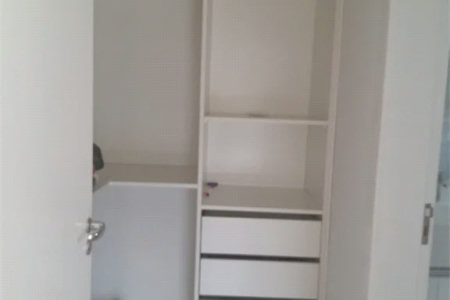 Casa à venda com 3 suítes em Moinho Velho, Cotia, SP