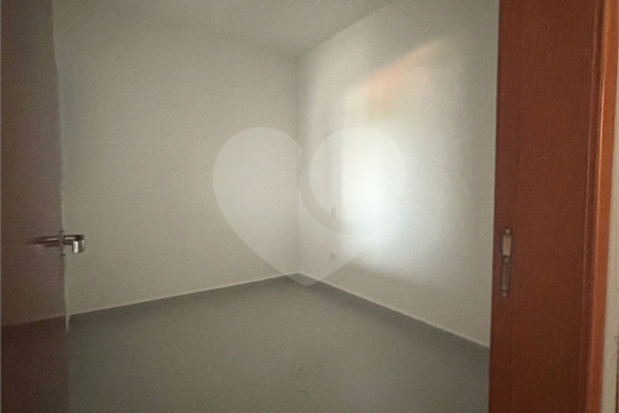Casa à venda com 2 quartos, sendo 1 suíte, no condomínio Maracujas, São Paulo - SP
