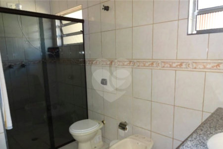 Sobrado à venda com 3 quartos, sendo 1 suíte, em Jardim São Luís, São Paulo, SP