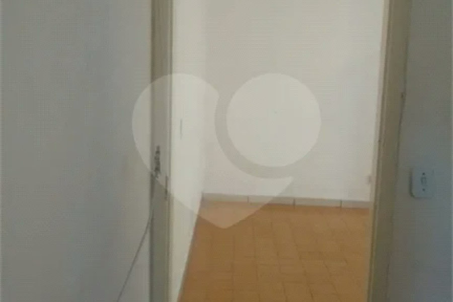 Sobrado à venda com 4 quartos, sendo 1 suíte, em Campo Limpo, São Paulo, SP